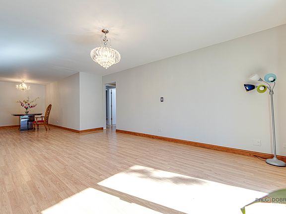 3rd image of 9 Oak Creek Dr APT 1903