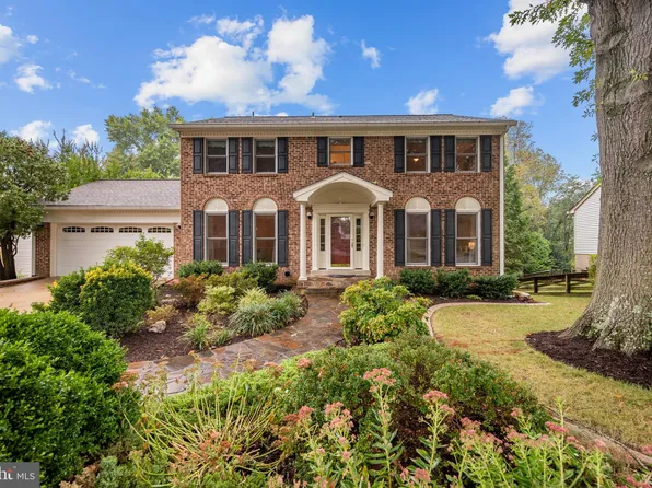 7100 Hundsford Ln, Springfield, VA 22153