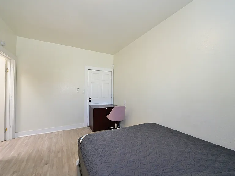 updated unit, super bright with many windows, furnished w/ in-unit laundry and free wifi (speed NOT GUARANTEED)
