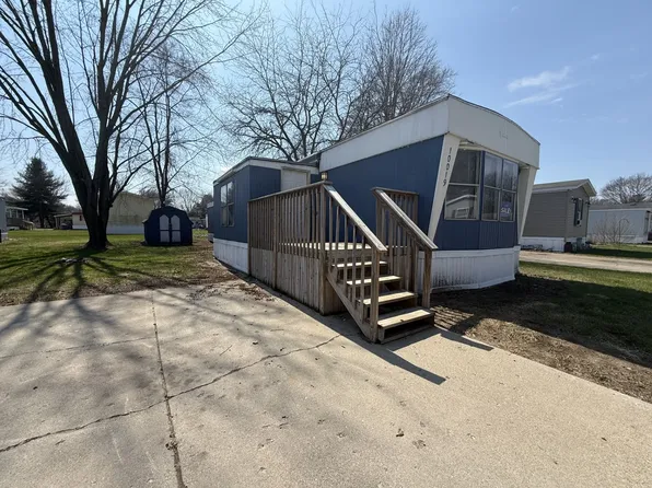 10019 Sharon Dr #94, Montrose, MI 48457