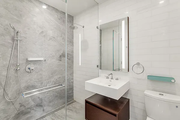 Rented by Warburg | media 34