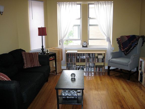 5th image of 6428 N Francisco Ave Unit 3B