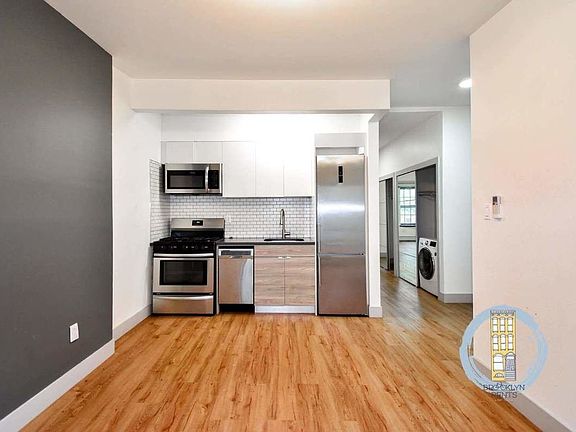 2nd image of 399 Clermont Ave #5