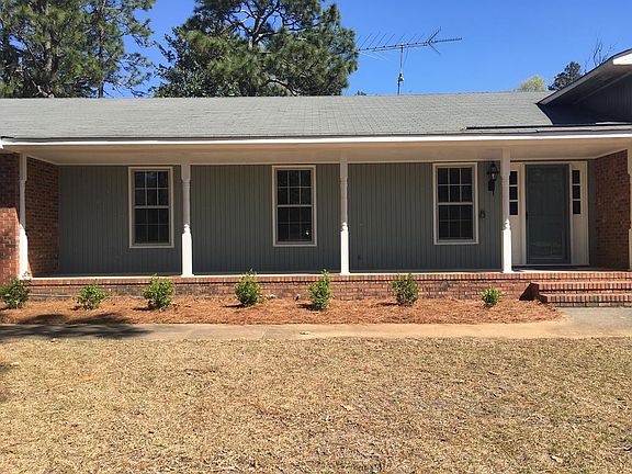 3rd image of 2217 Hillsdale Dr
