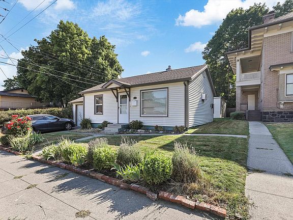 4th image of 1722 W 11th Ave