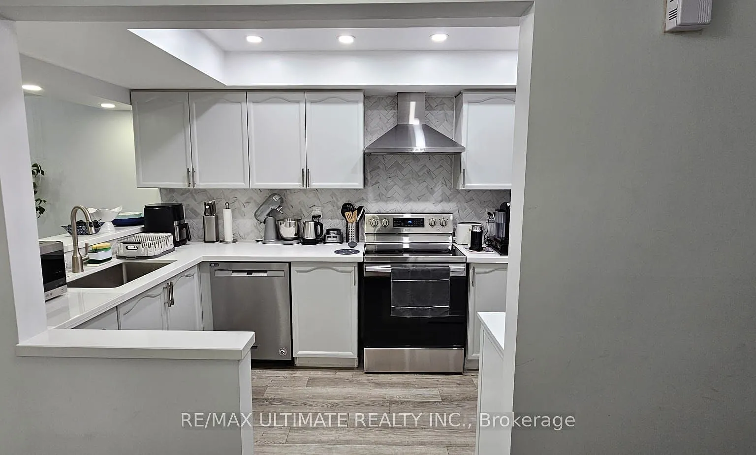2 bed, $2,600 — Photo 1