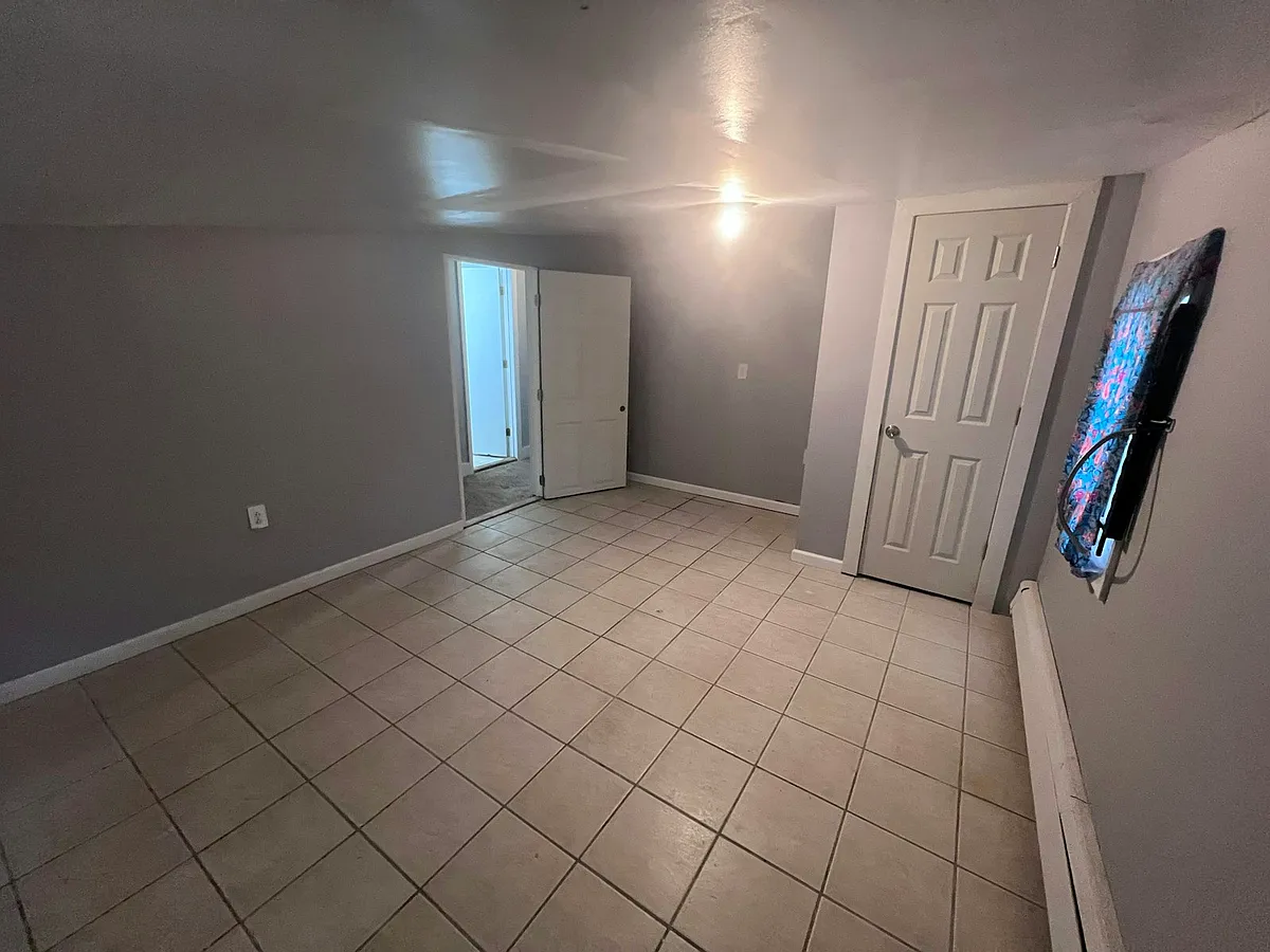 Building Photo - 311 Summer Ave #2