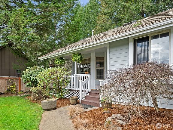 3rd image of 671 E Old Ranch Road