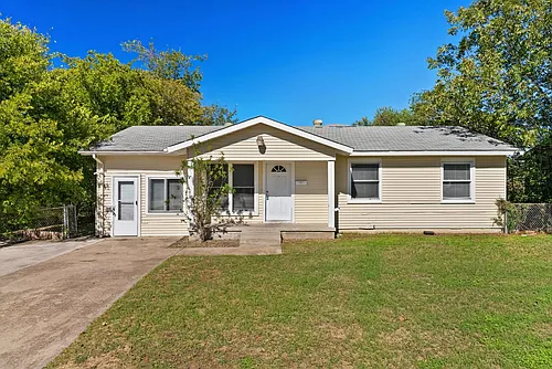 2709 Hillside Dr Photo 1