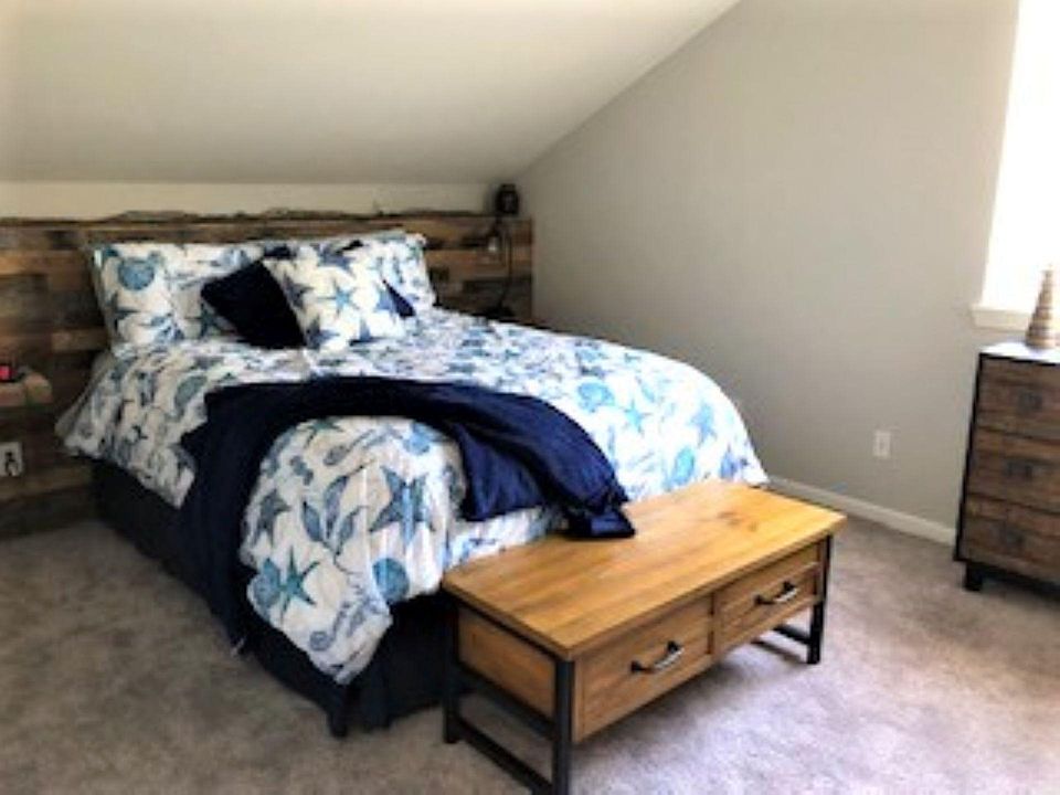 Loft bedroom with a queen and en-suite