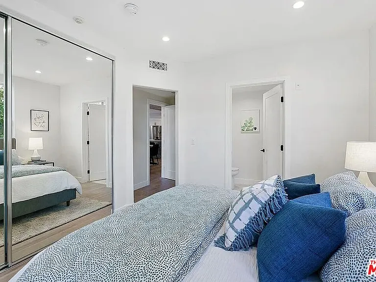 842 11th St #1 — Photo 12