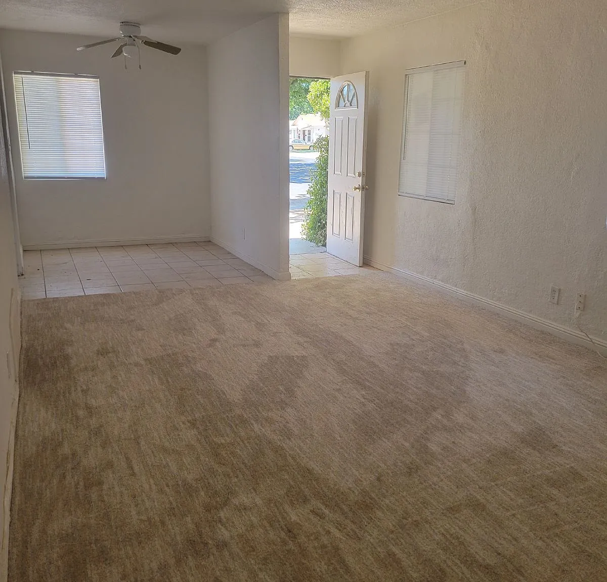 3 bed, 2.0 bath, 1263 sqft, $1,800 — Photo 2