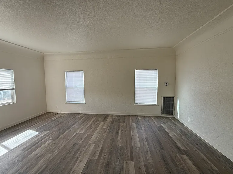 1434 W Euclid Ave — Photo 18