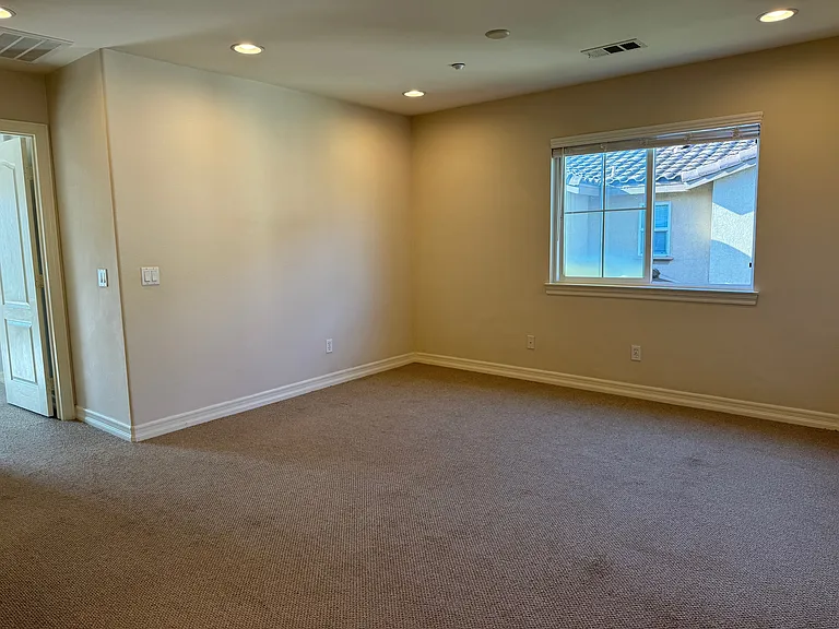 10410 Duxbury Ln #6 — Photo 17