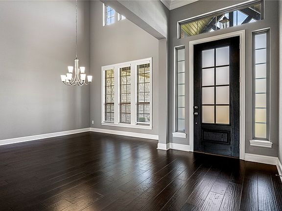 4th image of 2804 Amour Dr