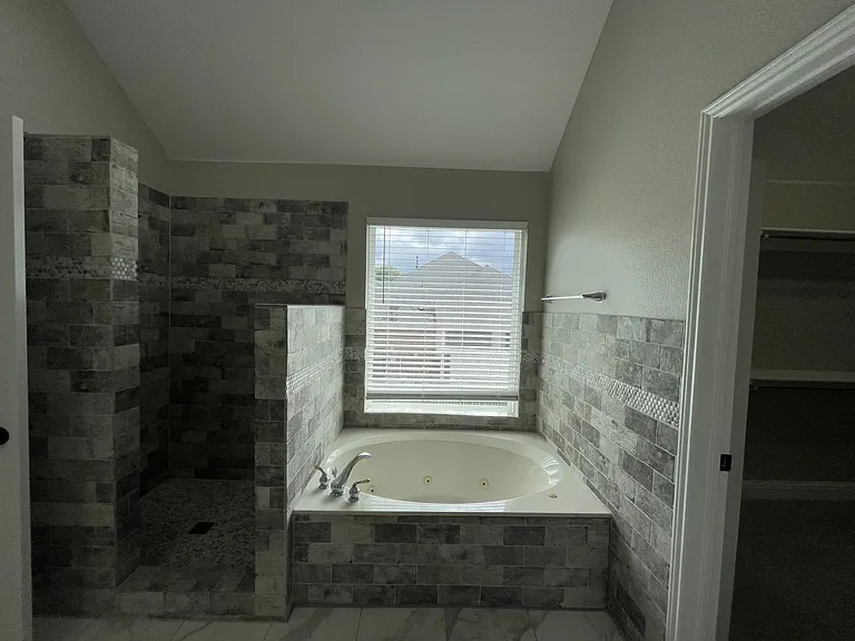 2911 Saint Jude Dr — Photo 18