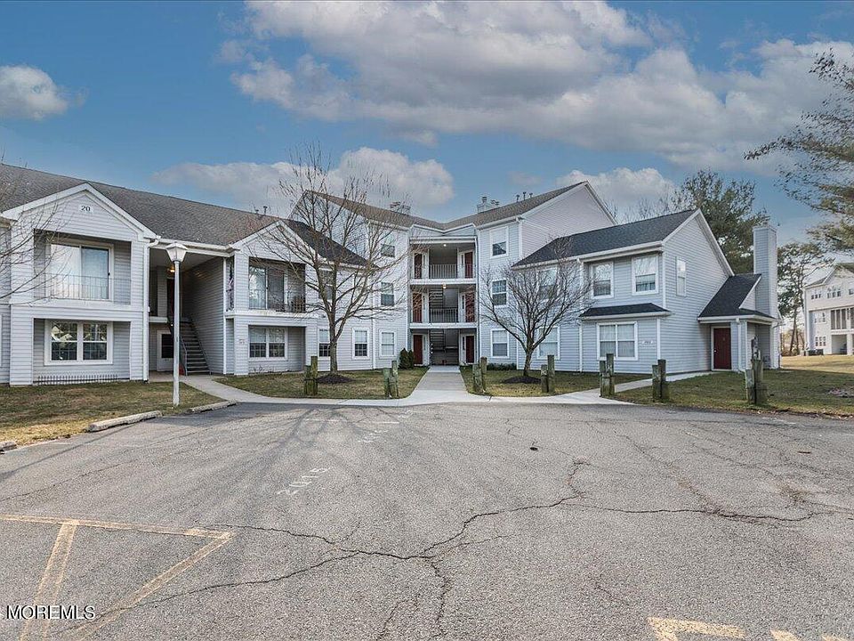 1st image of 2021 Waters Edge Drive