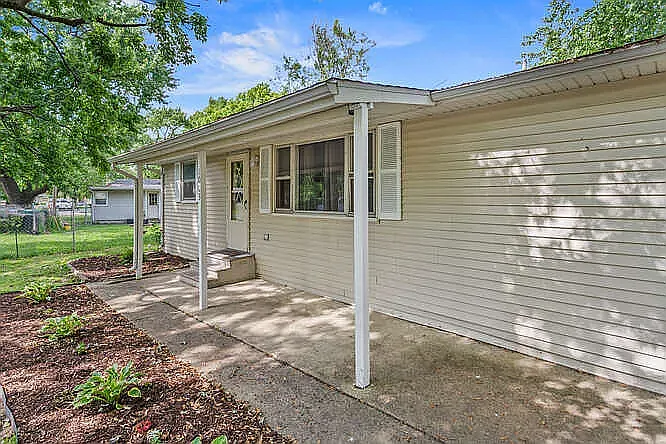 1003 S Pleasantview Dr — Photo 2