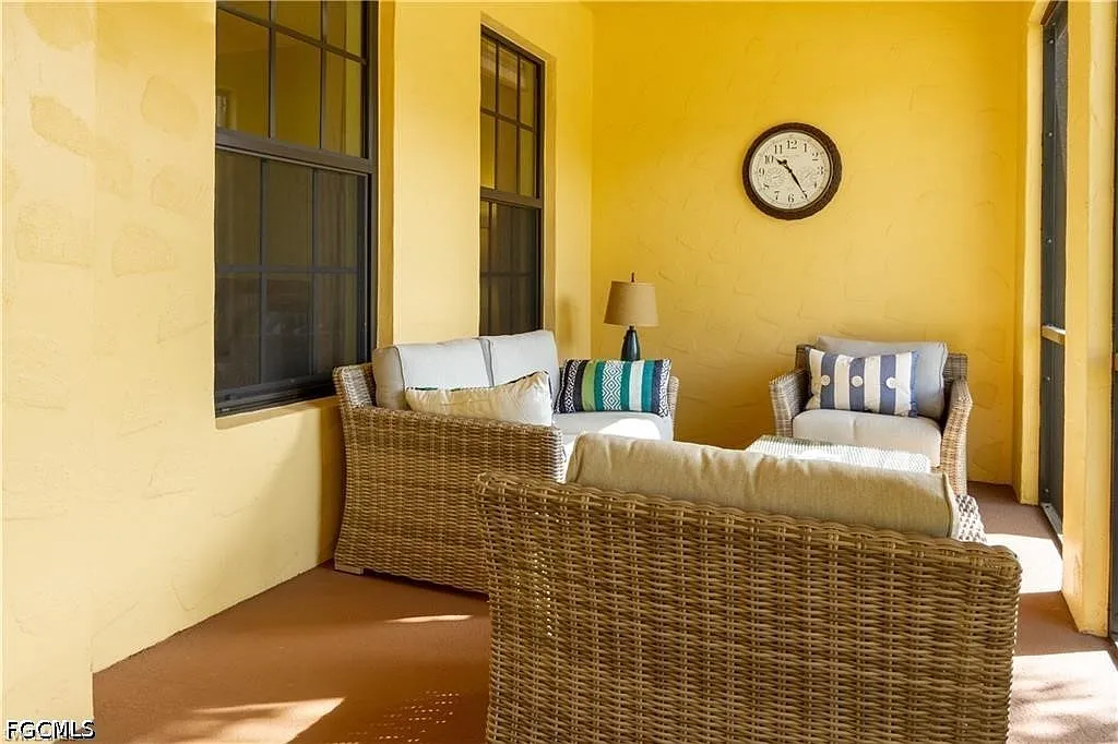 2 bed, 2.5 bath, 1361 sqft, $6,200 — Photo 3