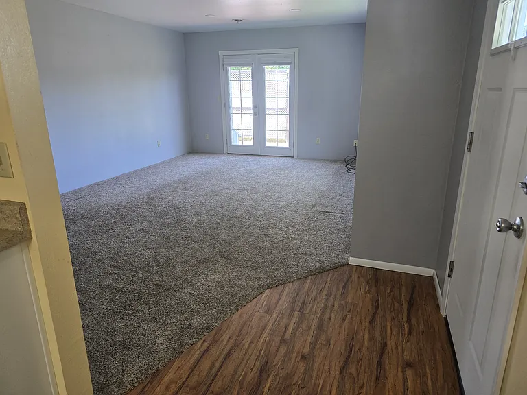 2368 Redwood Ave — Photo 22