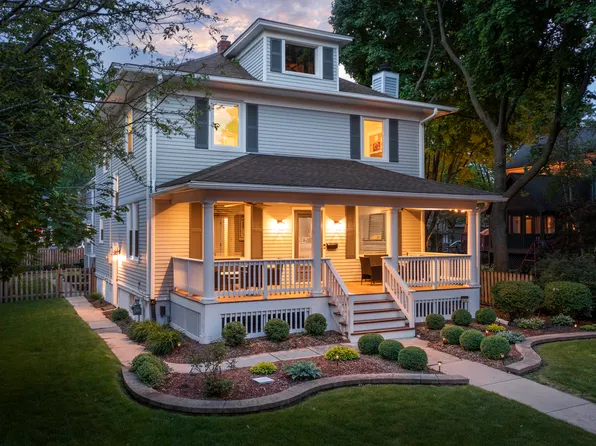 15 N Columbia St, Naperville, IL 60540