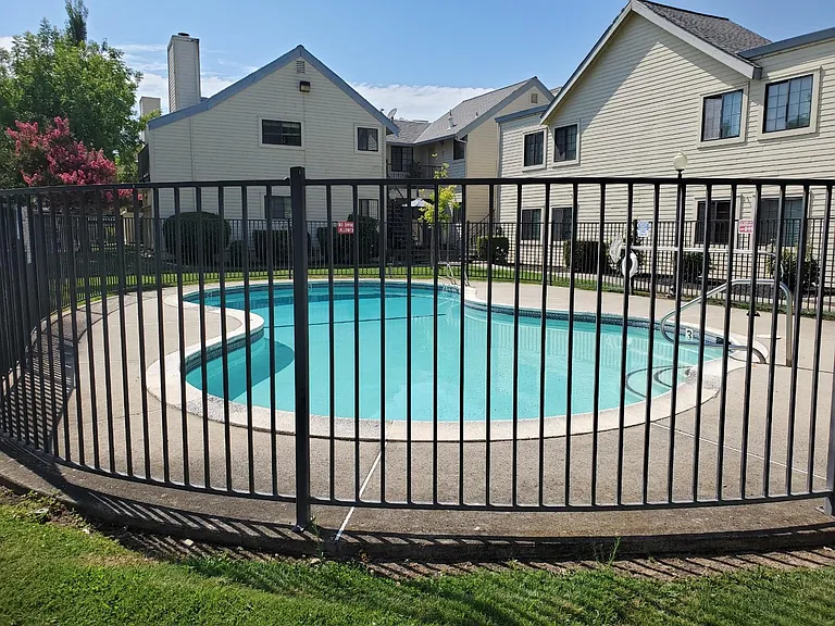 7441 Auburn Oaks Ct #B — Photo 3