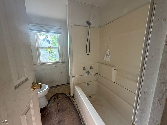 3rd image of 2129 H St