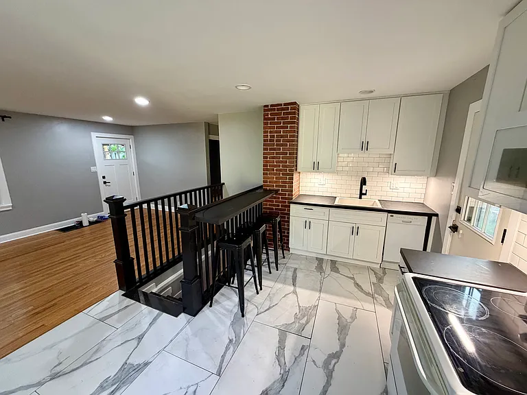 2738 Allegheny Ave — Photo 10