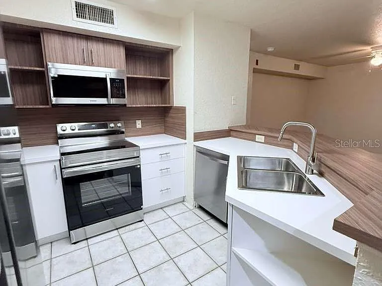 832 Camargo Way #105 — Photo 6