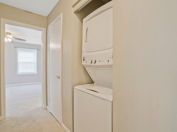 4th image of 6915 Victoria Dr Unit K