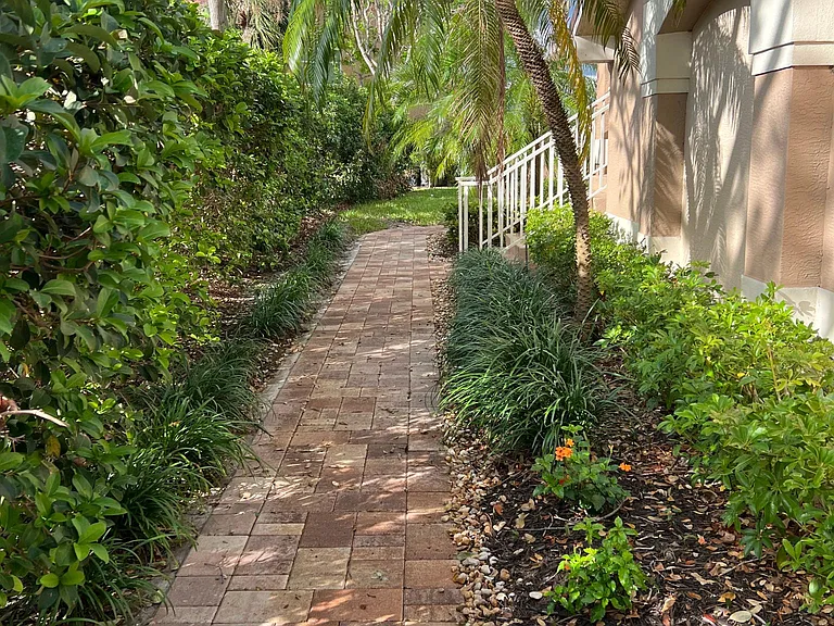 Entry walkway