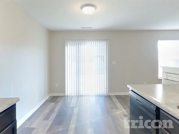 4th image of 963 Redwood Dr