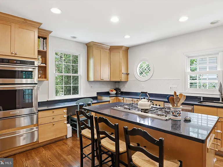 2316 N Stafford St — Photo 14