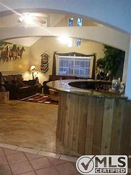 1st image of 10012 Oakwood Dr