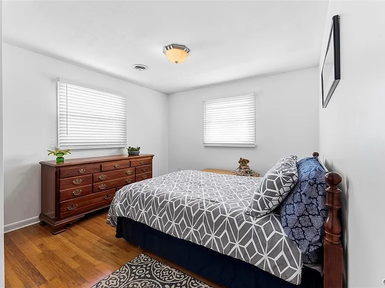 Stanton Dr — Photo 19
