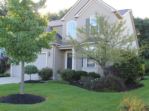 2nd image of 27345 Wheaton Pl