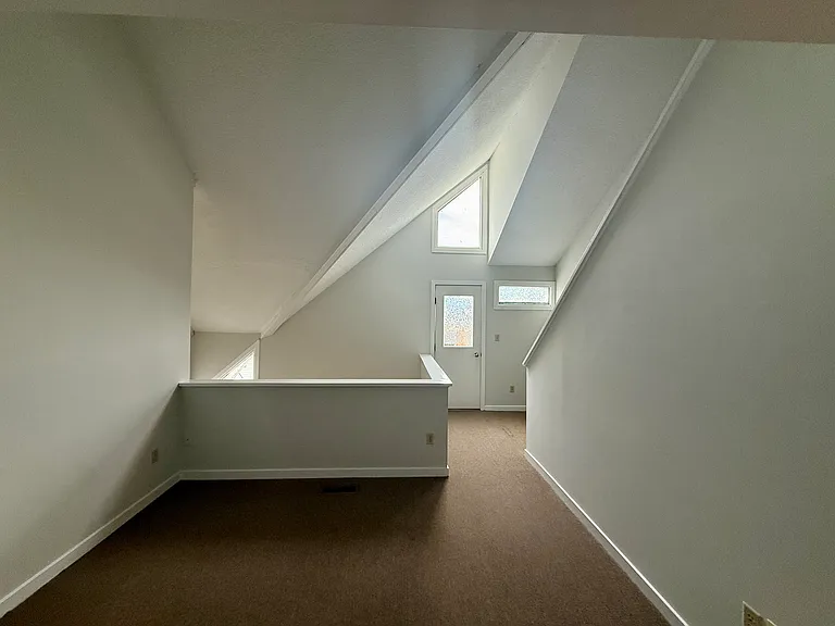 105 Tremont Ave #C — Photo 10