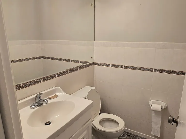 4423 Prairie Ave #1 — Photo 16