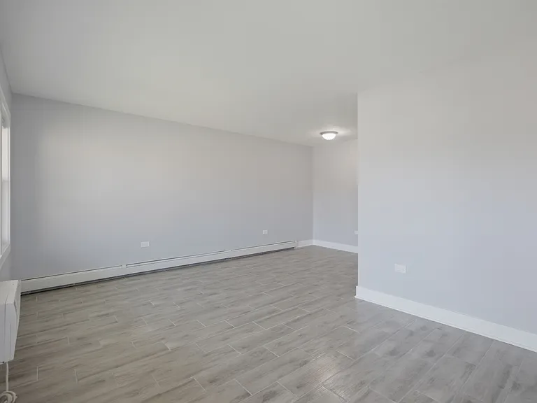 2537 S Merrill Ave #1 — Photo 3