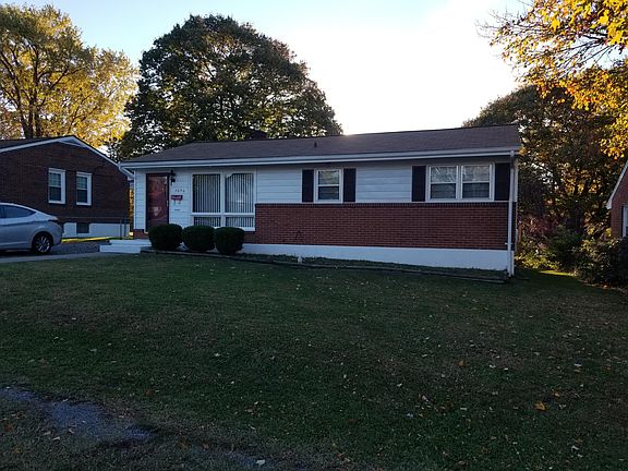 3rd image of 3836 Fleming Ave NE