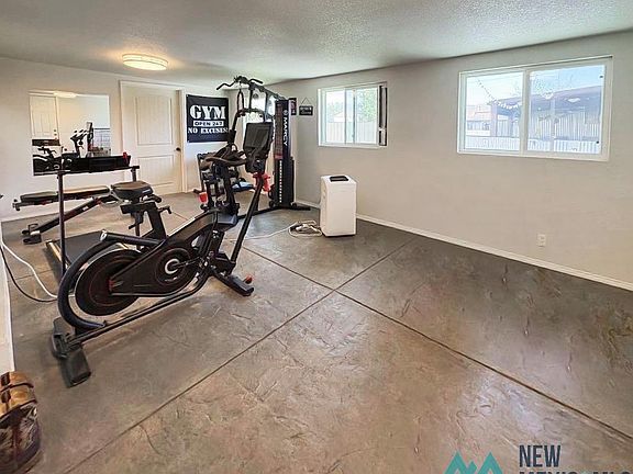 5th image of 903 W Gore Ave