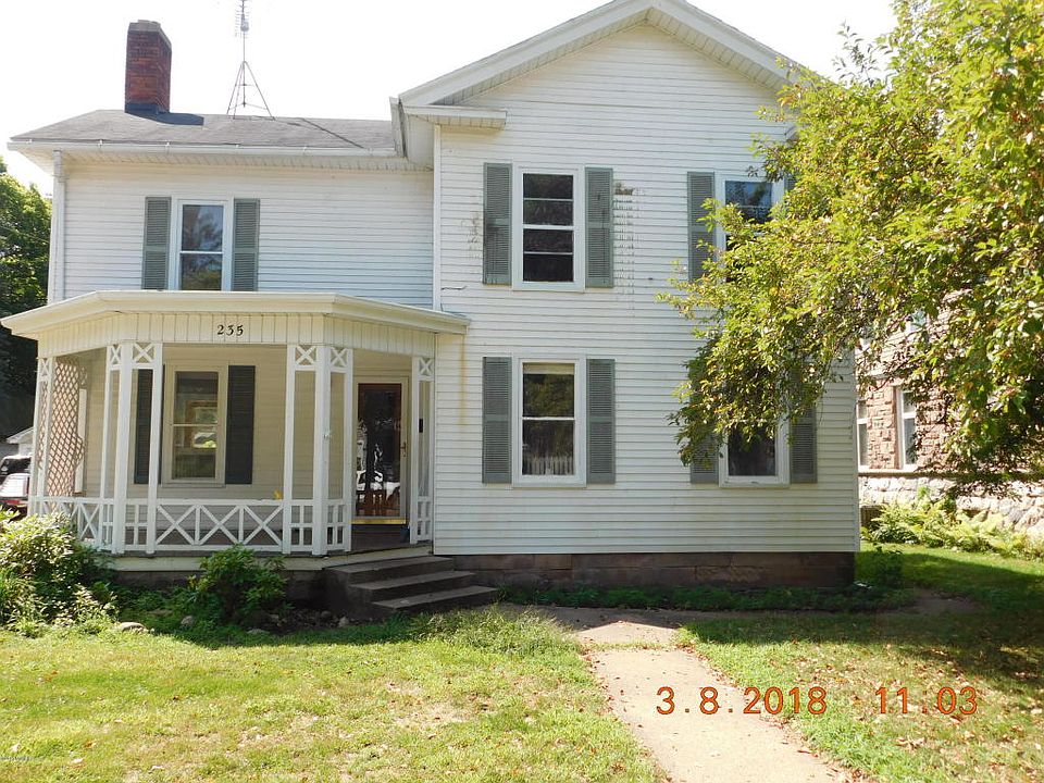 1st image of 235 E Washington St