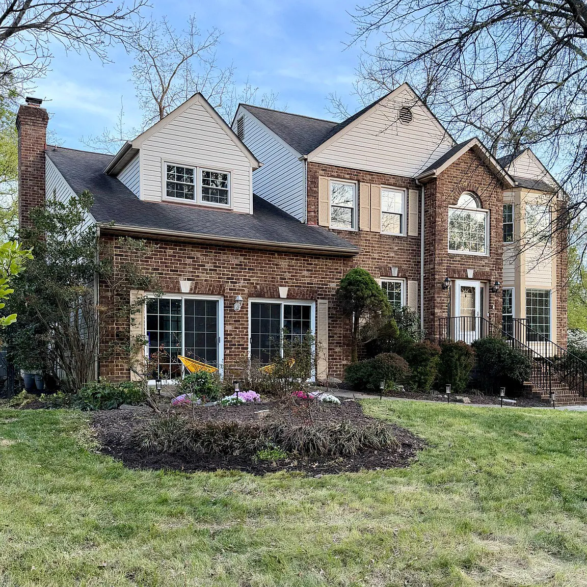 1111 Richmond Dr photo 1