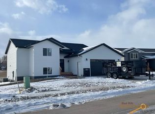 3529 Blackpowder Rd, Rapid City, SD 57703