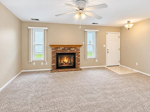 3rd image of 1719 Beech Dr