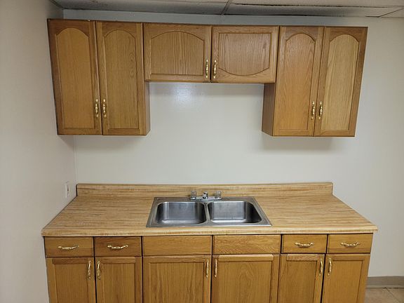 2nd image of 60 Glendale Pl