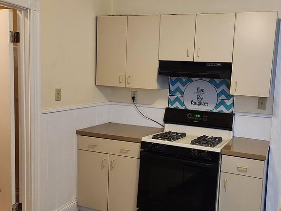 2nd image of 905 Roosevelt Ave Floor 3