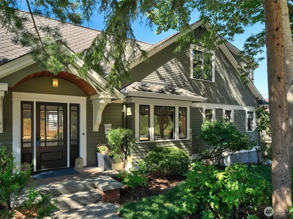 2 Fulton Street, Seattle, WA 98109