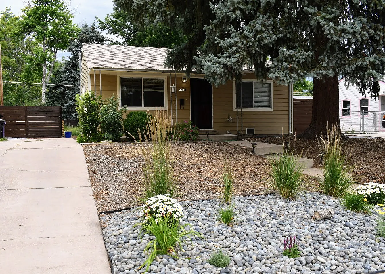 2 bed, 827 sqft, $2,500 — Photo 1