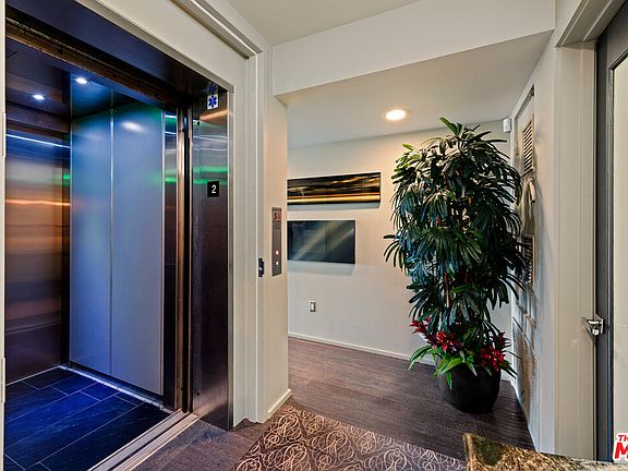 4th image of 8703 W Knoll Dr #105